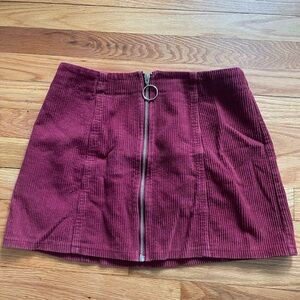 Forever 21 burgundy mini skirt size medium